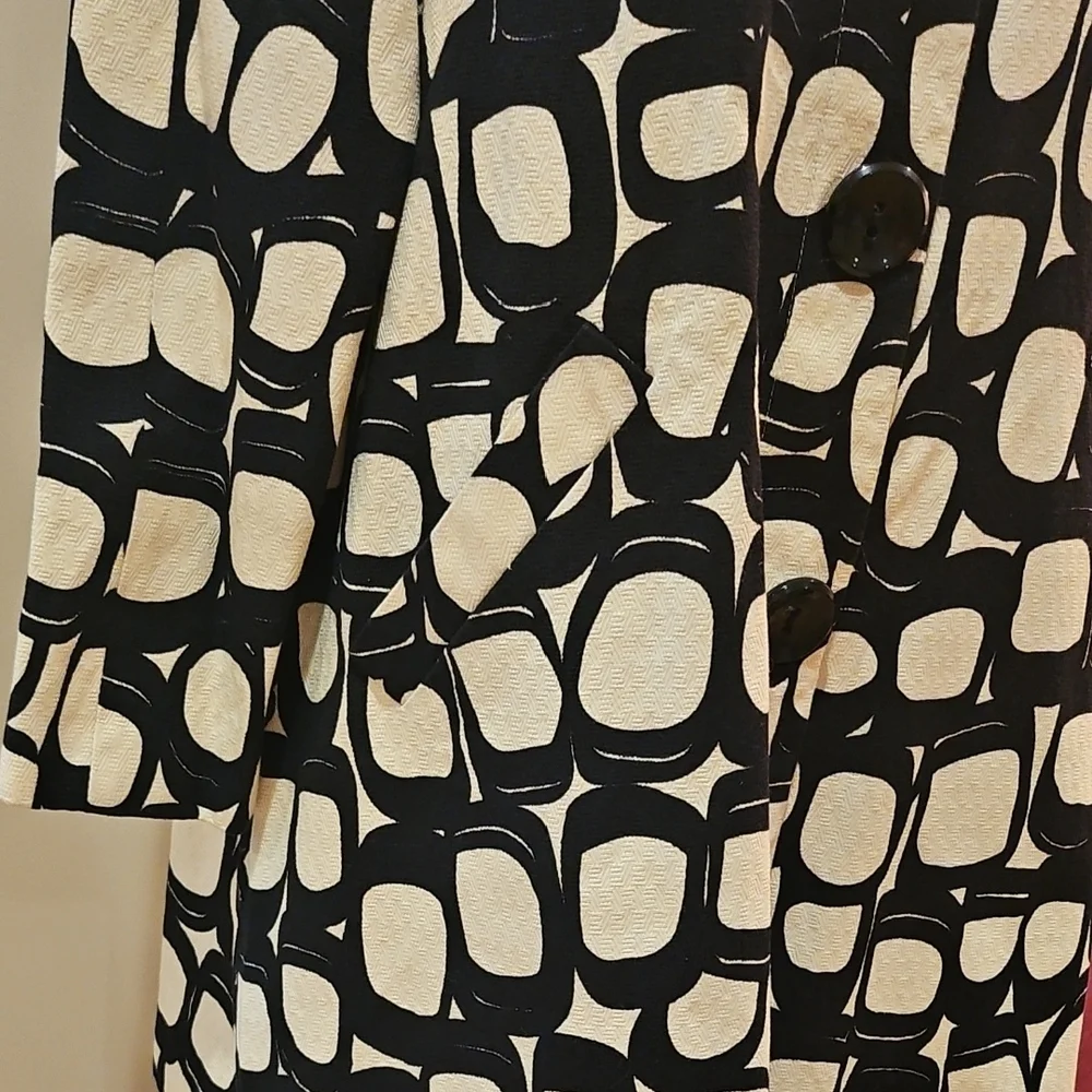 Lafayette 148 New York Black and Cream Coat - Picture 2 of 4